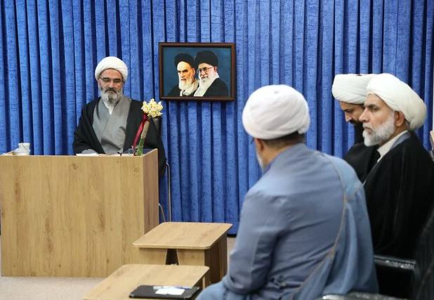 لزوم باز شدن درب تعدادی از مساجد هر شهرستان در طول روز