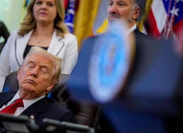 چرت زدن ترامپ در نشست کاخ سفید، دستمایه طنز فرماندار کالیفرنیا شد