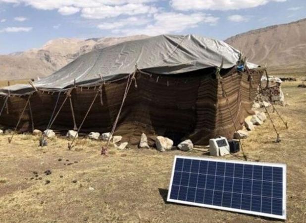 توزیع سامانه خورشیدی قابل حمل بین عشایر خداآفرین و کلیبر