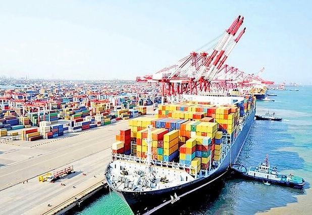 پهلودهی بیست‌وچهارمین کشتی کالاهای اساسی در بندر شهید رجایی