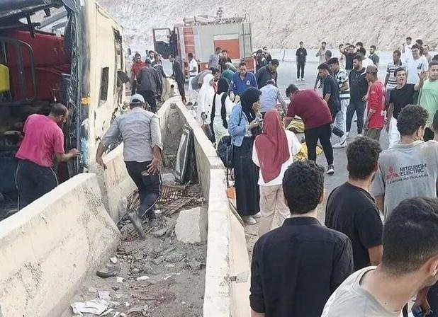 ۷ کشته و ۷ زخمی در واژگونی اتوبوس در مصر