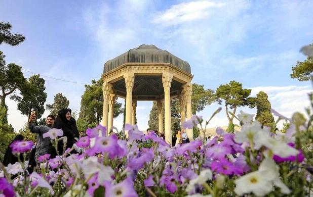 پیشرفت ۴۰ درصدی عملیات مرمت و ساماندهی آرامگاه حافظ 