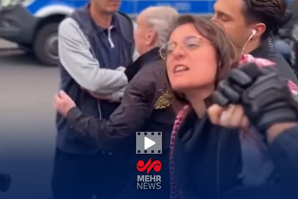 بازداشت خشونت‌آمیز به‌دلیل بالا بردن پرچم فلسطین