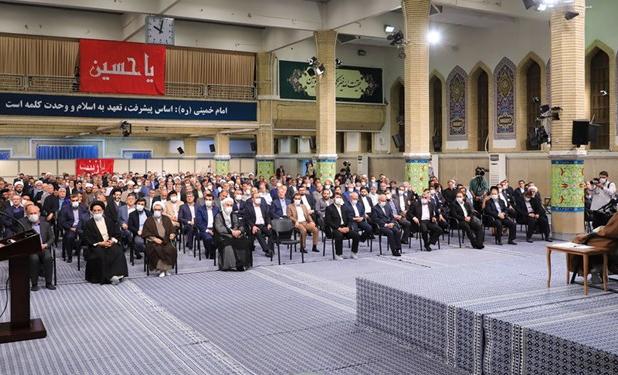 نمایندگان مجلس شورای اسلامی با رهبر انقلاب دیدار کردند