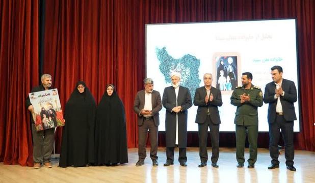 رونمایی از ۳ کتاب دفاع مقدس با تقریظ رهبر انقلاب در گرگان