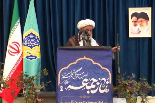 امام جمعه بندرعباس: اقتدار دفاعی ایران دشمنان را از جنگ مستقیم ناامید کرده است