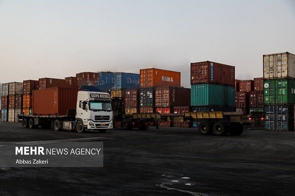 جنگجو: ۲.۹ میلیون تن کالا ازگمرکات آذربایجان غربی به خارج کشور صادر شد