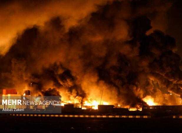 هشتمین روز از انفجار در بندر شهید رجایی؛ روایتی از دل آتش، دود و دلهره