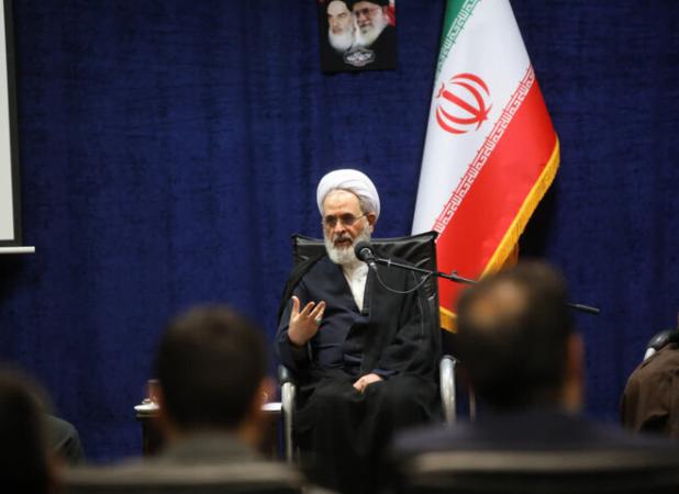 امام جمعه قم: مدیریت استان با رویکردی اثرگذار در مسیر خدمت حرکت می‌کند