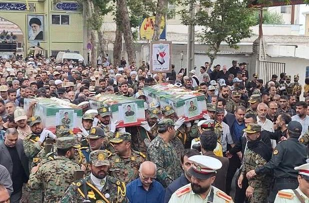 تشییع باشکوه سه شهید امنیت در گرگان؛ ارادت مردم به مدافعان امنیت