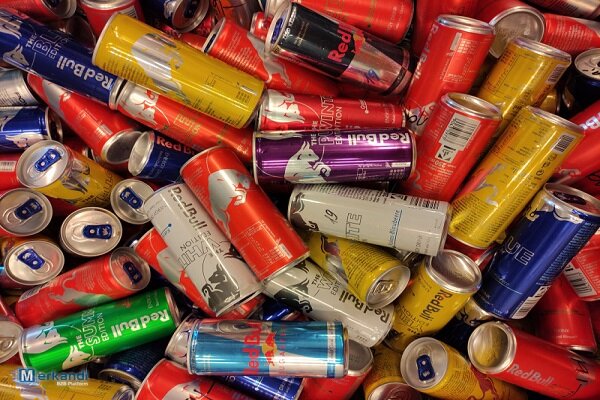 محموله نوشیدنی های انرژی زا قاچاق در بندرعباس کشف شد