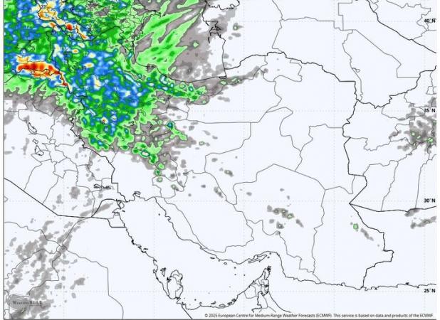 گردوخاک عراقی در راه نوار غربی کشور؛ بارش باران و تگرگ در ۲۲ استان