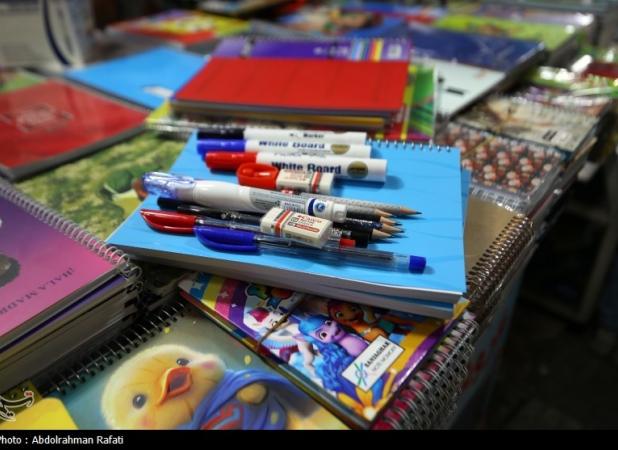 برگزاری پویش توزیع نوشت‌افزار و کیف و کفش مدرسه در مناطق کم‌برخوردار با مشارکت مردم
