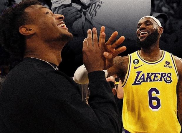 لیگ NBA| پادشاه و پسرش هم‌تیمی شدند