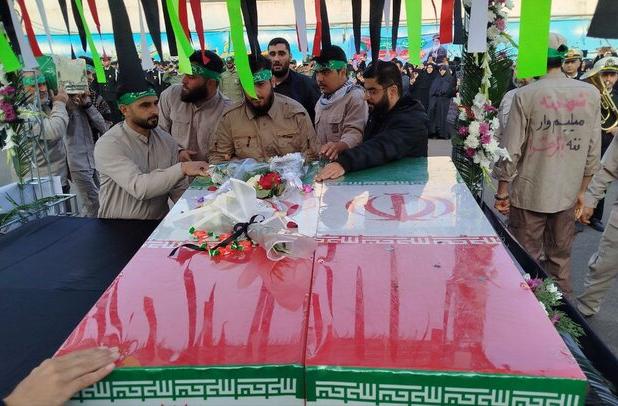 آغاز تشییع پیکر ۷ شهید گمنام در رشت