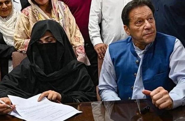 صدور حکم بازداشت بدون وثیقه علیه عمران‌خان و همسرش