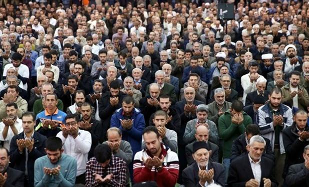 دانشجویان در خط مقدم مبارزه با استکبار جهانی قرار دارند