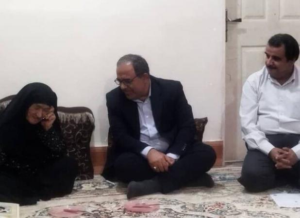 دیدار فرماندار بوشهر با مادر شهید والامقام عیسی قاسمی