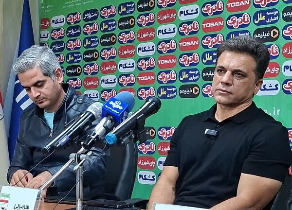 گلایه تند سرمربی شمس‌آذر از داوری و نبود VAR در دیدار با سپاهان