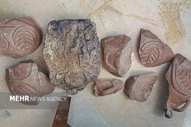 کشف ۲ قطعه شی تاریخی در نطنز