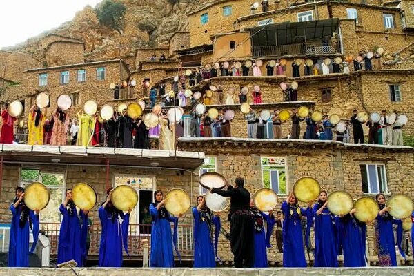 استقبال گردشگران داخلی و خارجی از جشنواره «هزار دف پالنگان»