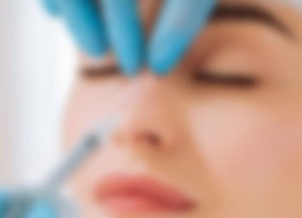 بروز چه علائمی بعد از تزریق ژل و فیلر خطرناک است