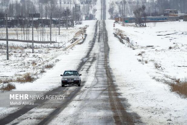 همه محورهای اصفهان لغزنده است؛ به غرب سفر نکنید