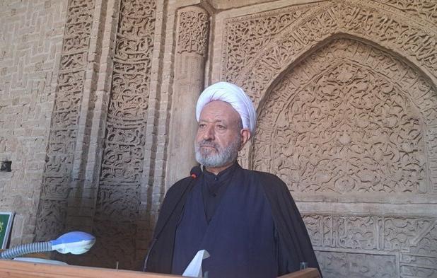 خطیب جمعه اردستان:قوه قضائیه پیگیر مسائل حقوقی این جریان‌های اخیر باشد