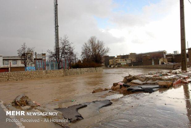 بارش‌های سیل‌آسا در راه لرستان/ تجربه سیلاب ۹۸ تکرار می‌شود؟