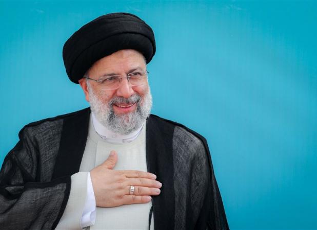 بازدید سرزده رئیسی از نمایشگاه هم‌افزایی مدیریت ایران