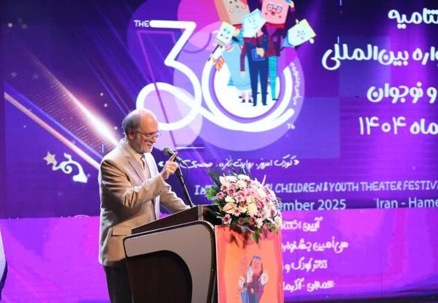 مشاور عالی وزیر فرهنگ و ارشاد: دبیرخانه دائمی جشنواره تئاتر کودک در همدان ایجاد شود