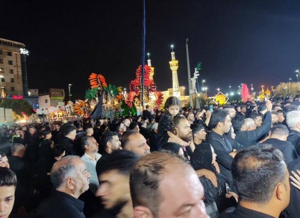 عزاداری زائران رضوی در آستانه شهادت امام رضا(ع)