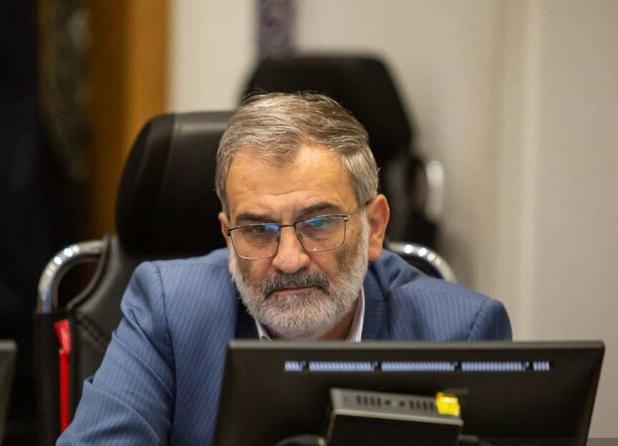 گلایه عضو شورای شهر اصفهان از تداوم بحران آب و آلودگی هوا در اصفهان