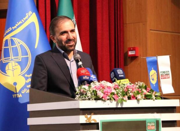 مدرسه انقلاب، حاصل فعالیت گروهی دانش آموزان است