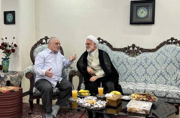 حضور رئیس قوه قضاییه در منزل عزت‌الله مطهری