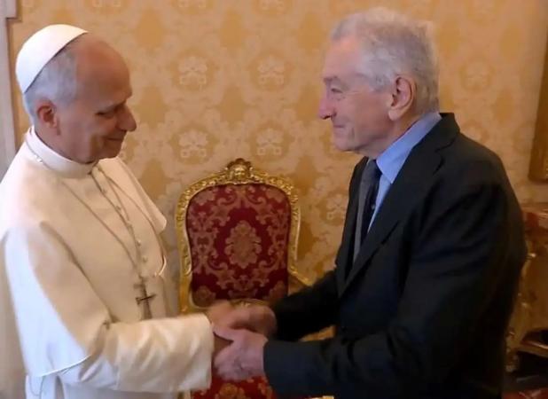 هدیه ویژه پاپ به رابرت دنیرو در کاخش