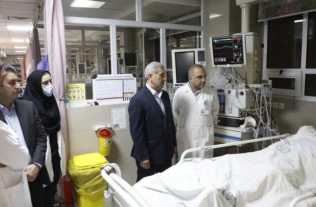 عیادت رئیس دانشگاه علوم پزشکی شیراز از مصدومان واژگونی اتوبوس در کوار