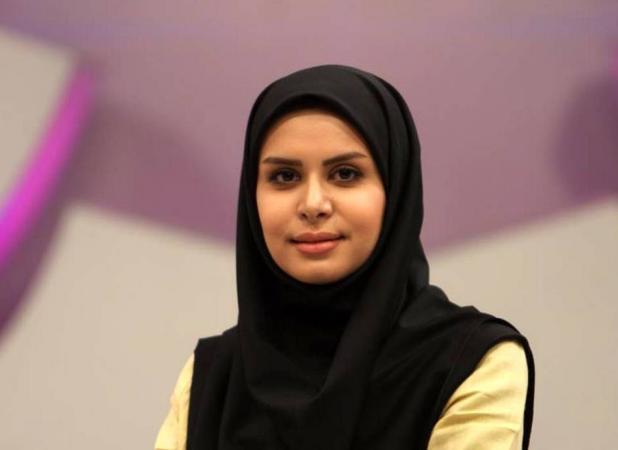 عکسی از پوشش متفاوت خانم مجری صداوسیما