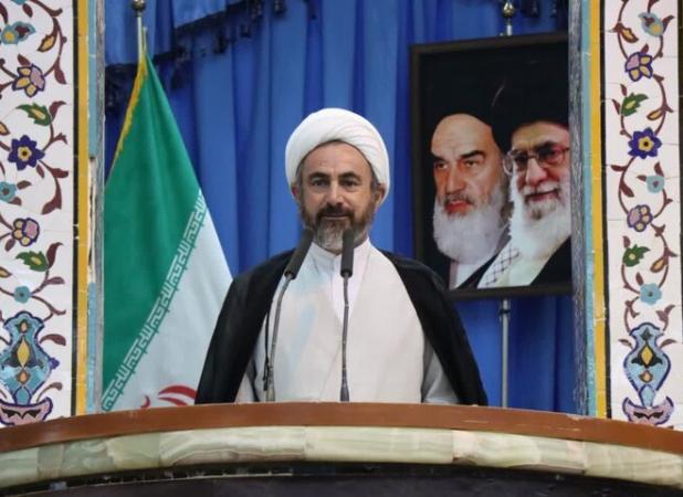 امام جمعه ایلام:دشمن در حال تغییر هویت فرهنگی و اقتصادی ملت ایران است