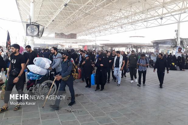 وضعیت خدمات رسانی به زوار کربلا در پایانه مرزی مهران