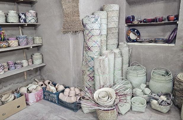 خلاقیت هنرمندان بافقی به کمک حصیربافی آمد