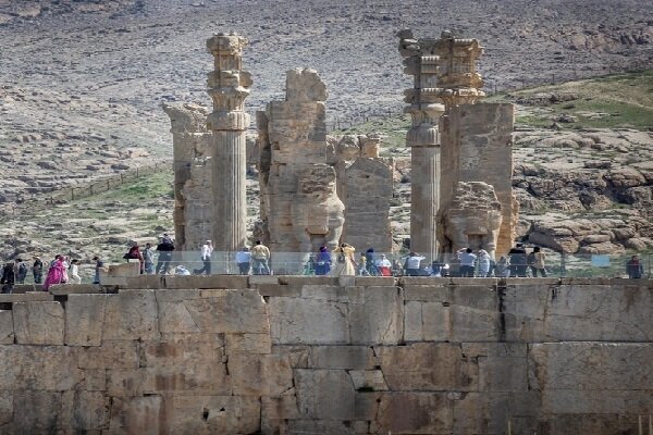 قویدل: سند صادرشده تخت جمشید به مالکیت دولت غیر قابل فروش است