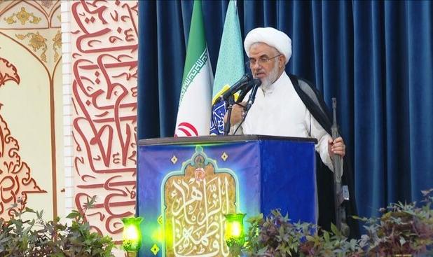 امام جمعه بندرعباس: در مکتب اسلام، زن شخصیتی برخوردار از بالاترین کرامت انسانی است
