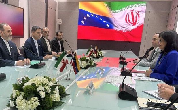 دیدار وزیر دفاع ایران با معاون رئیس جمهور و وزیر نفت ونزوئلا 