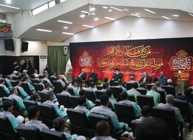 هیچ لباسی بالاتر از خدمت و نوکری در دستگاه امام حسین (ع) نیست