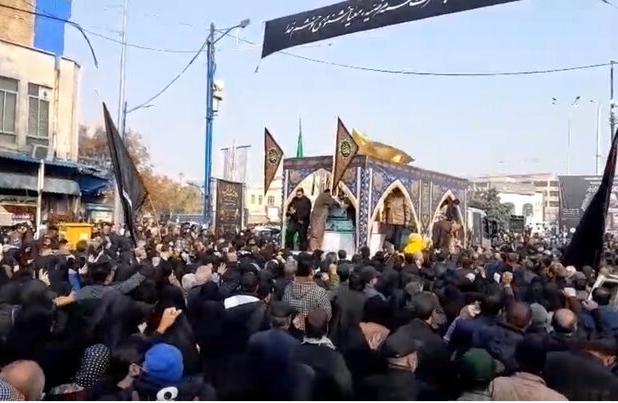 طنین شعار«مرگ بر آمریکا» در مراسم تشییع شهدای گمنام در ارومیه