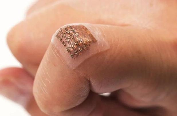 وصله ای که با اتو لباس را هوشمند می کند