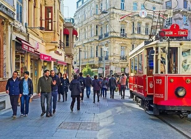 هشدار وان درباره ازدحام بی‌سابقه گردشگران ایرانی