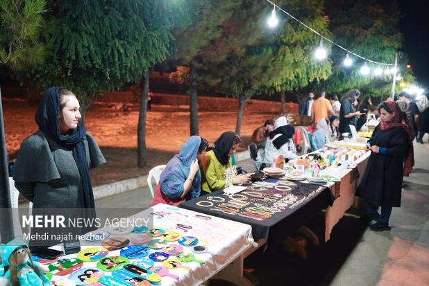 حضور ۱۳۰ هنرمند همدانی در نوزدهمین جشنواره هنرهای تجسمی استان همدان
