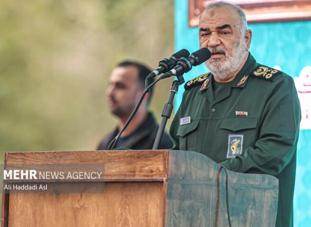 امدادگران در میان امواج آتش دفاع مقدس به یاری رزمندگان می‌شتافتند